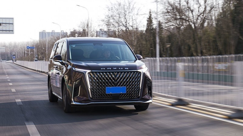 国产商务车上汽大通MAXUS G90：豪华舒适，安全智能新选择