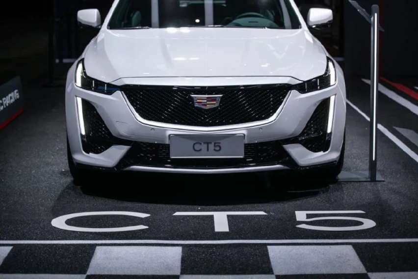 CT5尊贵型对比325 Li M运动套装版 谁才是同价位王者