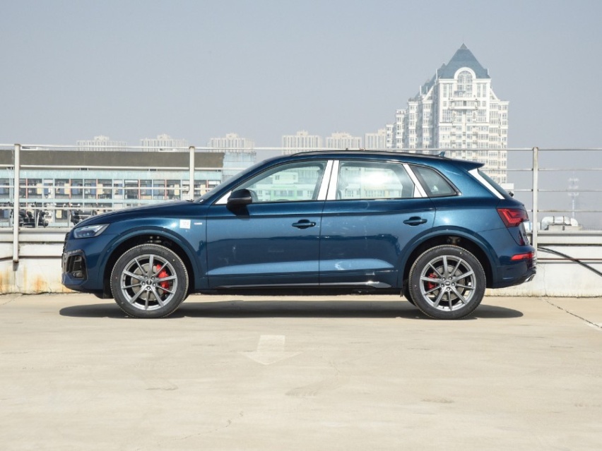 中型豪华SUV该选谁，特斯拉Model Y对比奥迪Q5L
