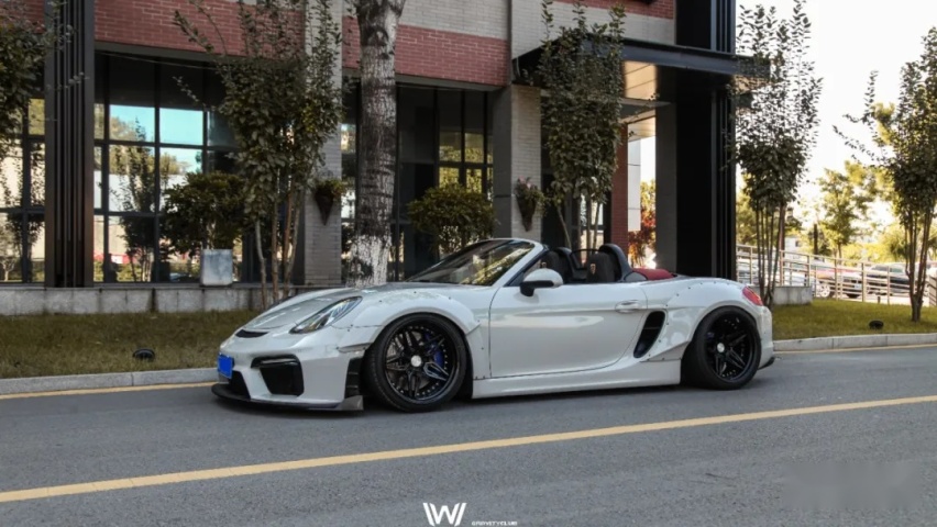 这台981 Boxster为何那么像718 GT4？坚持移植就不会过时