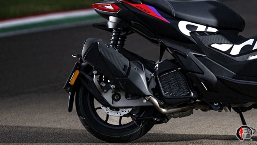 新车|运动涂装:Aprilia 阿普利亚SR GT Replica版