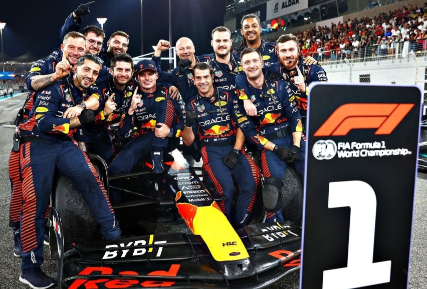 F1车手维斯塔潘破纪录：单季领先圈数破千