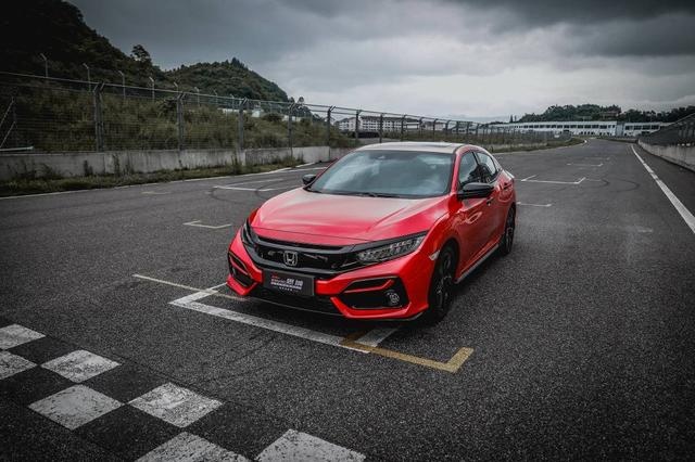 14.39万起售,思域Hatchback上市,堪称"小号Type R",值得买吗?