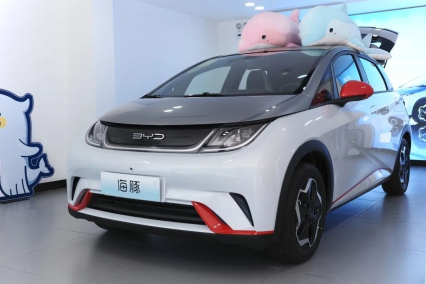 探店比亚迪终端行情：进店四成都买车，交车排至下半年