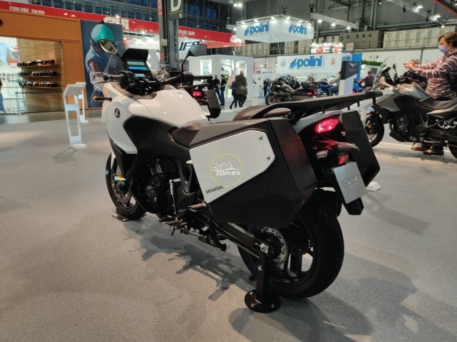 本田NT1100实车亮相米兰车展，你能分得清吗它和X-ADV吗？