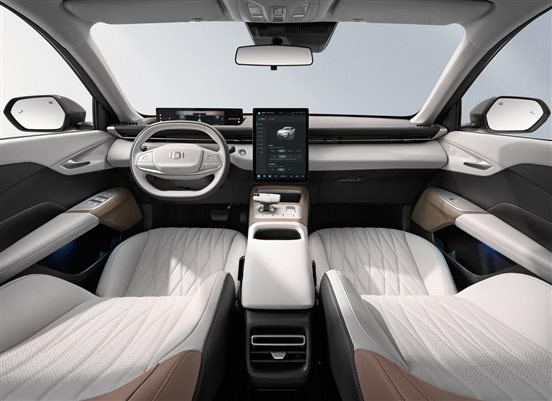 1400x0_1_q95_autohomecar__Chtlx2UyODaAPg-2AA6_RcE2NdU868