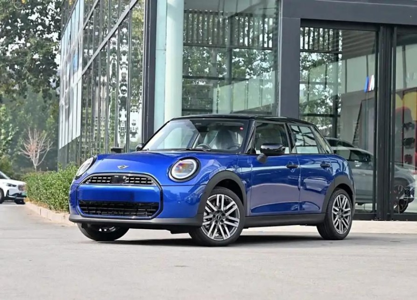 限时价20.88万起！全新MINI COOPER家族上市，紧凑小车多重