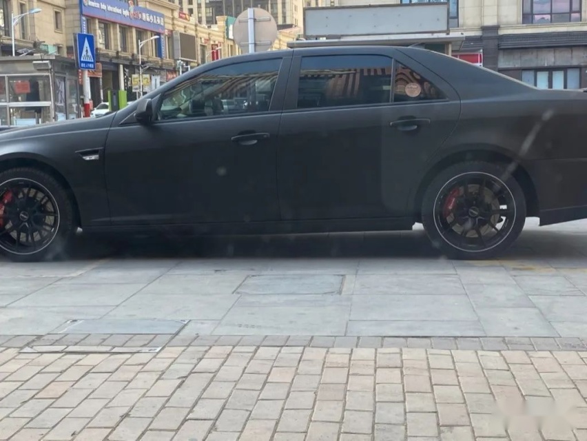 父亲给我凯迪拉克SLS练手，我将它打造成了姿态与性能并存的状态