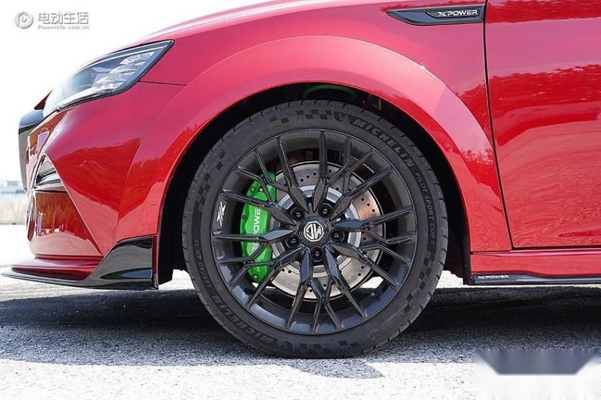 MG6 XPOWER赛道试驾！官方改装套件效果出众