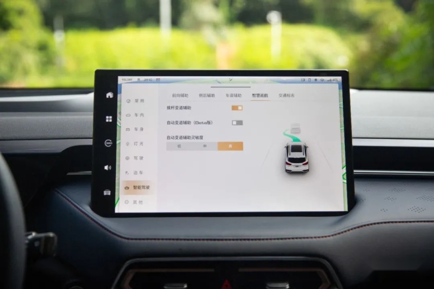 浅尝“加料”后的拿铁DHT-PHEV，油耗惊喜、细节让奶爸微笑