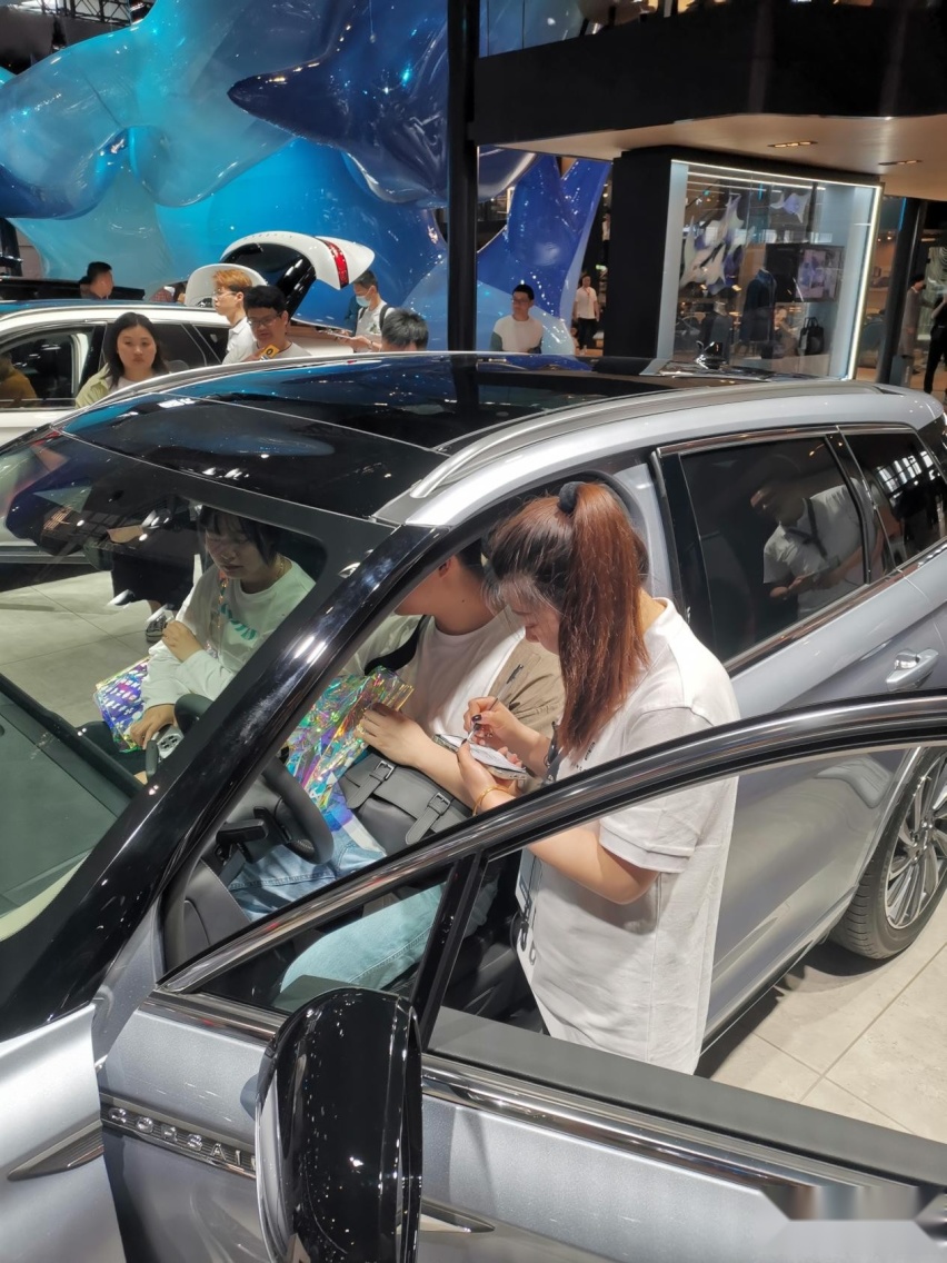 不可思议，全新林肯冒险家标配百项豪华配置
