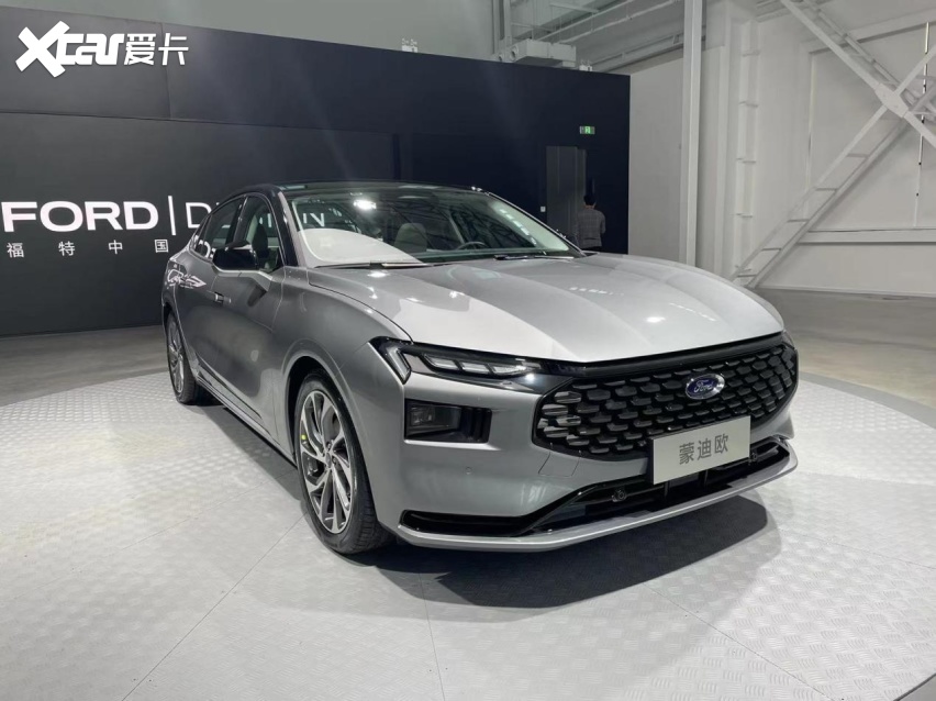 福特蒙迪欧运动版,换装2.0t,售价18.98万元起