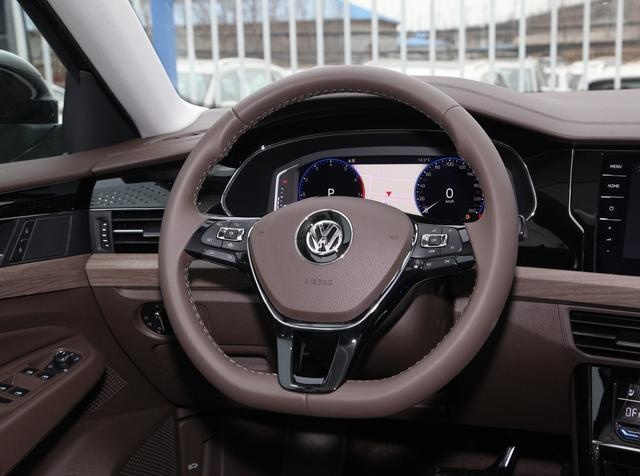 终端优惠6万 帕萨特1.4T车型价格探至13万以下