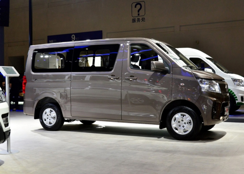 无需营销噱头，5.19万起的7座MPV，却跟跑车一样中置后驱