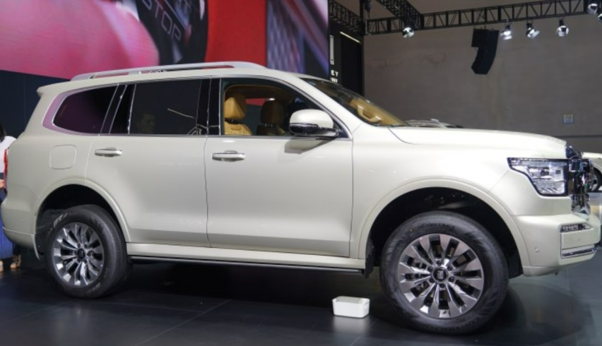 坦克500混动版车展登场！续航790Km油耗2.2L，搭载2.0T混动