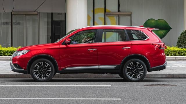 同是日系四驱SUV，20万左右，欧蓝德和RAV4谁性价比更高