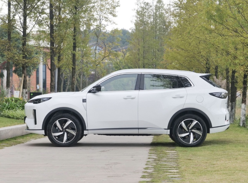 长安启源接二连三推出新车，这三款车续航超1000km，最低不足9万