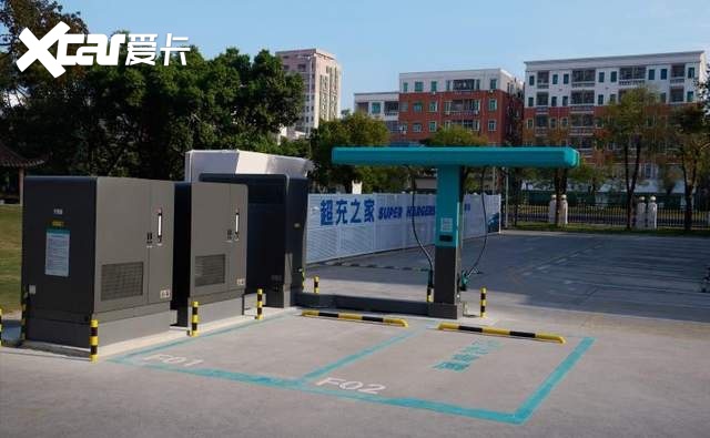 电动化上半场完美收官:比亚迪发布第二代刀片电池及闪充技术