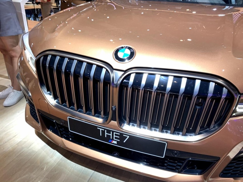 与劳斯莱斯同源的宝马7系有何过人之处？实拍解析M760Li