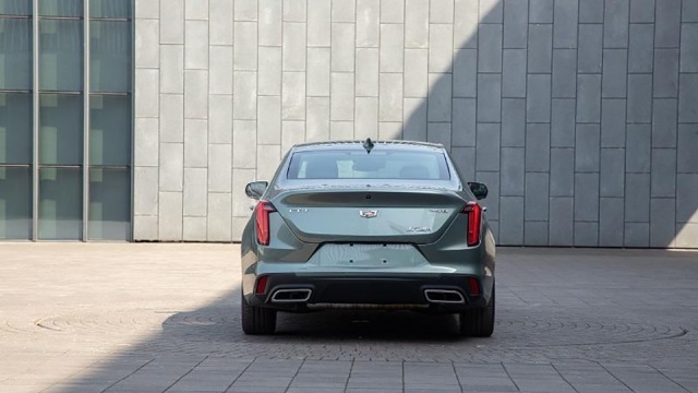 新增1.5T，保留纵置后驱，凯迪拉克CT4每月养车2200元贵吗？