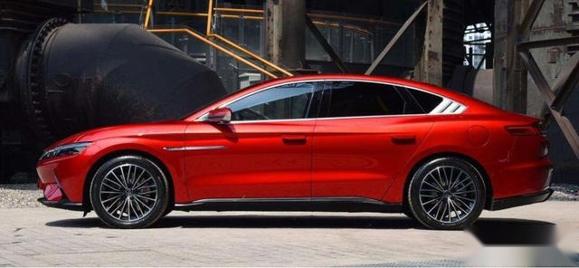 纯电动热门车型大对比 特斯拉Model 3 VS 小鹏P7