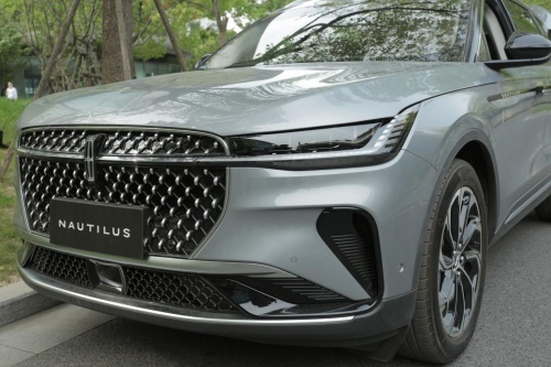 全新林肯航海家：科技与安全的奢华SUV