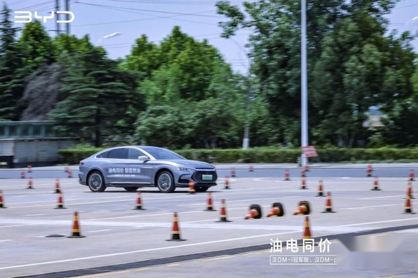 卉眼识车|双舰领航 强汉开跑 比亚迪汉DM-i冠军版、汉DM-p巅峰来