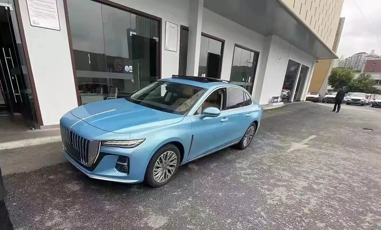 红旗H5换新现身 搭自研2.0T发动机 复刻H9+近5米车长