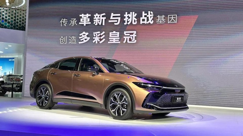 广州车展预售超35万元起，技术角度看全新皇冠卖贵了吗？