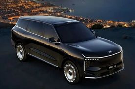 智己LS9 HYPER官图发布：三电机加持，四轮转向是亮点