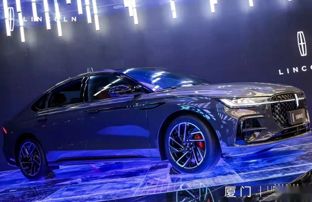 全新林肯Z预售25.5万起，标配2.0T+8AT，连BBA都直呼超值