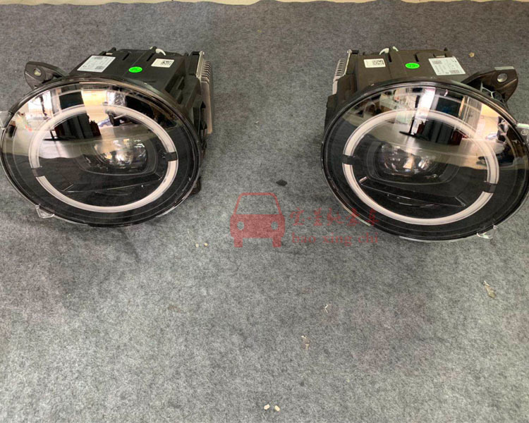 男人的大玩具，奔驰G63改装几何矩阵大灯广州车主到店升级
