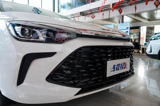 实拍北京U5 PLUS，“数不清”的标配之下，究竟给年轻人带来了什么？