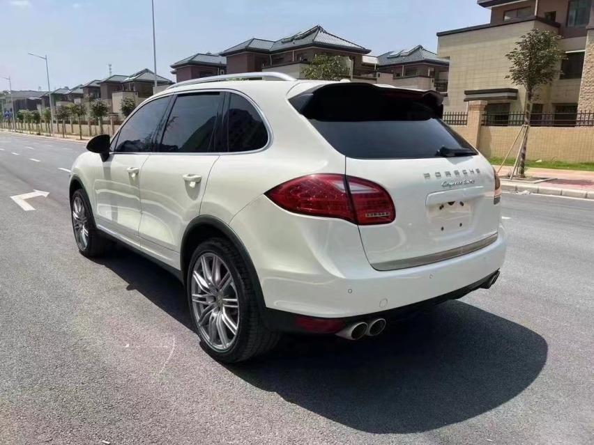 14款卡宴Turbo仅售13.8万，4.8T V8的强悍动力，可以3.