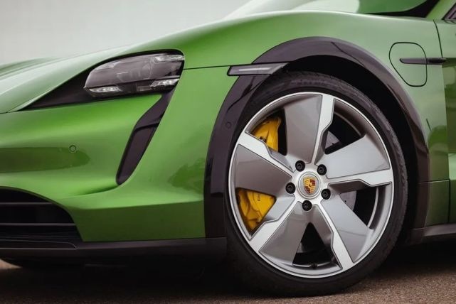 保时捷Taycan GTS、Turbo S Cross Turismo