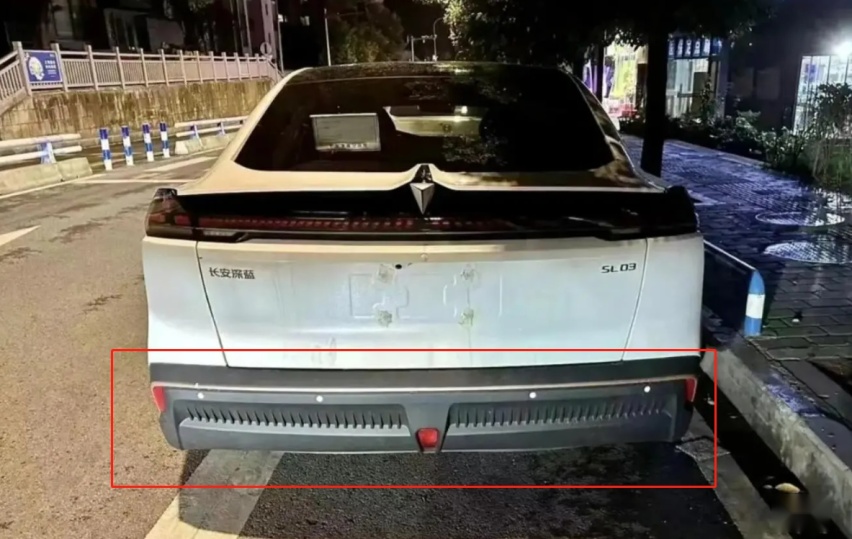 新款长安深蓝SL03内饰曝光，或新增纯电续航100km增程车型