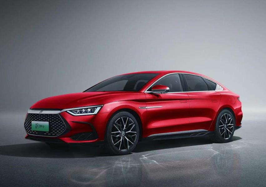 比亚迪汉DM-p“驾到”，特斯拉Model 3P瞬间不香了！