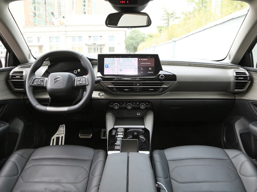 14.37万买中型车，凡尔赛C5 X哪款更值得入手？其实入门版就够了