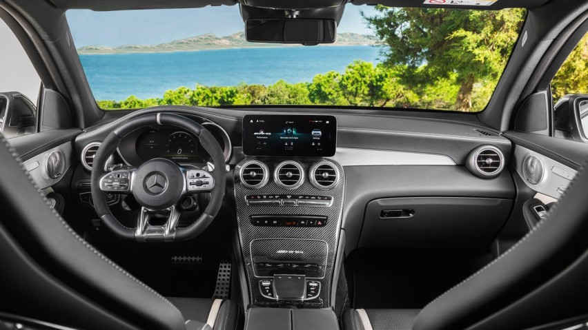 “超跑”SUV诞生 奔驰AMG GLC63 与超跑比肩