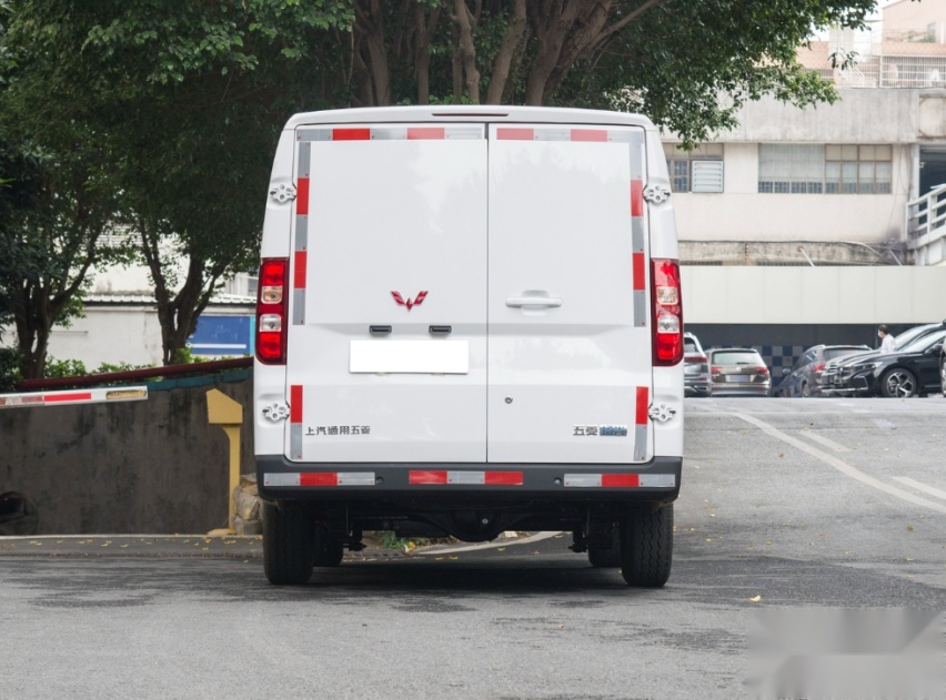 大城市拉货不限行，7分钱一公里，五菱扬光又开辟全新的市场了