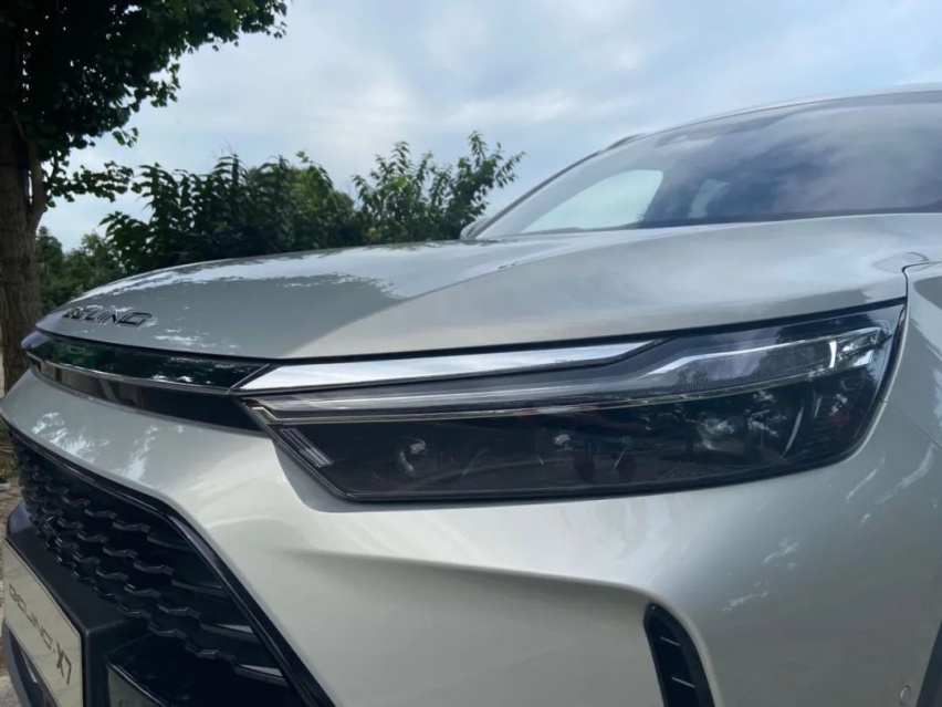 试BEIJING-X7，强劲性能覆盖全速段，科技安全保障驾控
