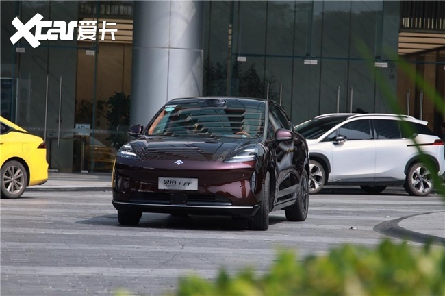 20万选大五座纯电 SUV ！看完昊铂HT和智己就知道了