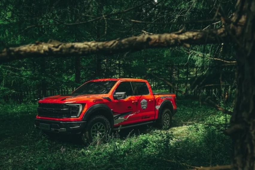 为什么福特F-150猛禽开起来这么猛？这一切要从六颗宝石说起