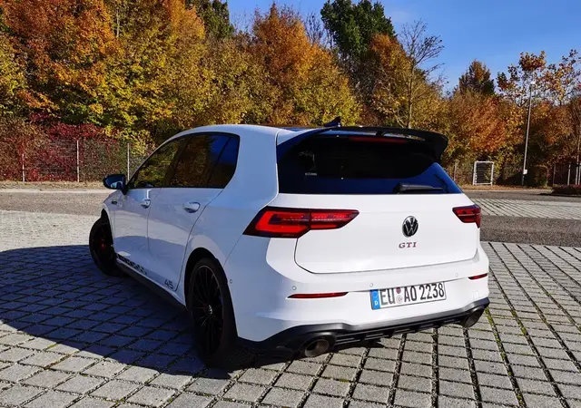 朋友再见，这就是终点 | 海外试驾高尔夫8 GTI Clubsport