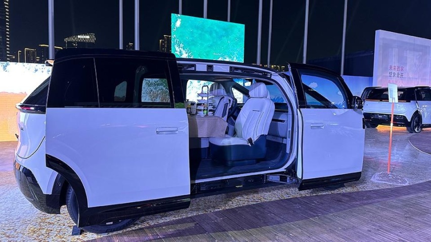 极氪MIX车门值5万？搞定MPV安全性，30万内5座比7座好？