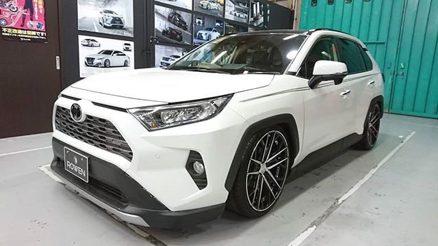 广州车展看到全新一代丰田RAV4不知道怎么改？Rowen外观