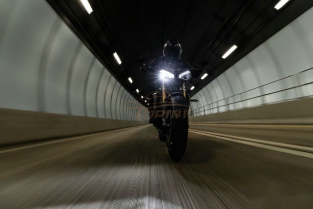 新车预告：凯旋SpeedTriple 1200RS 本月发布