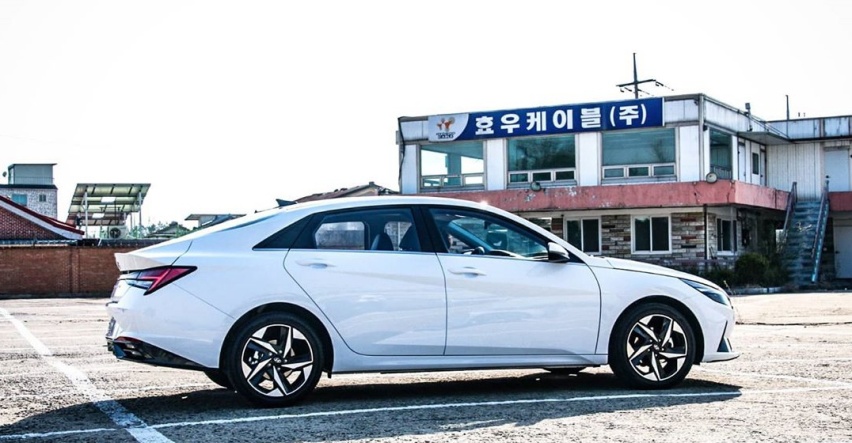 时尚的造型 全新现代伊兰特海外实车