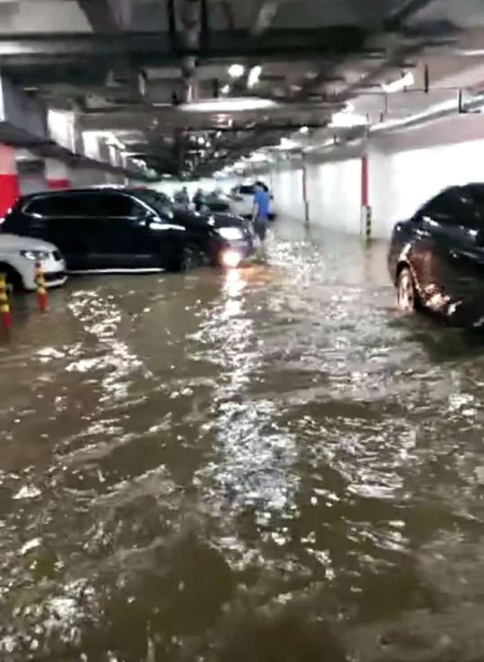 没买涉水险却被水泡了的车子 记住 保险公司也得赔