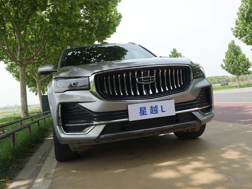 星越L对比瑞虎8L，谁是更称职的家用SUV？